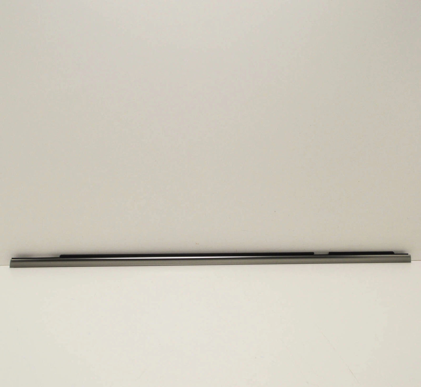 NEW BMW X6 F16 REAR LEFT DOOR EXTERIOR WEATHERSTRIP TRIM 51357377901 ORIGINAL