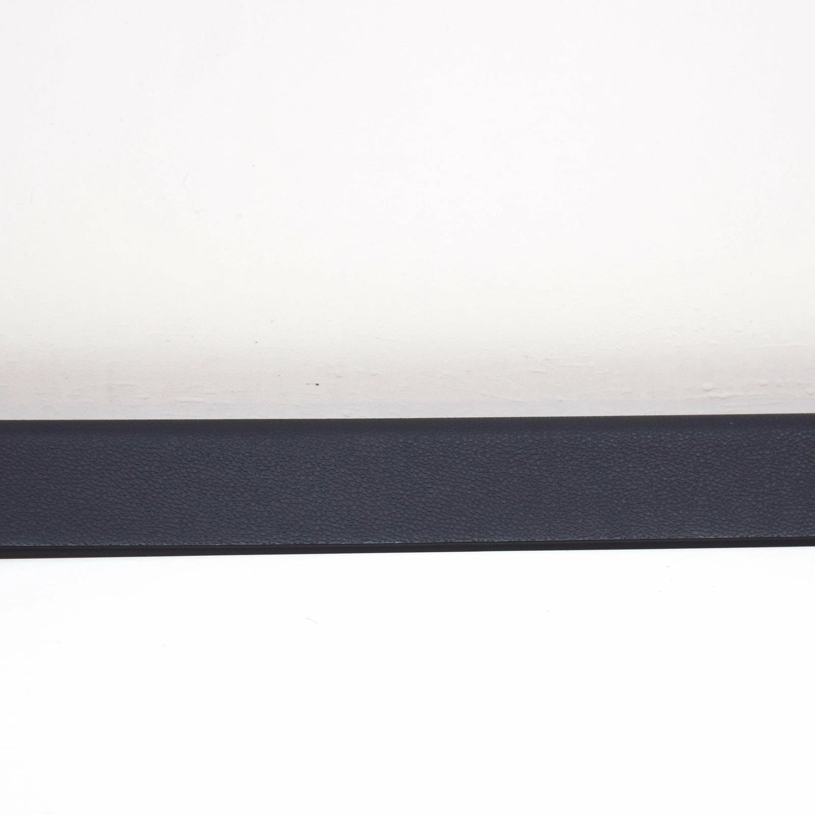 NEW MERCEDES-BENZ E C207 FRONT RIGHT INTERIOR SILL TRIM A20768604369051 ORIGINAL