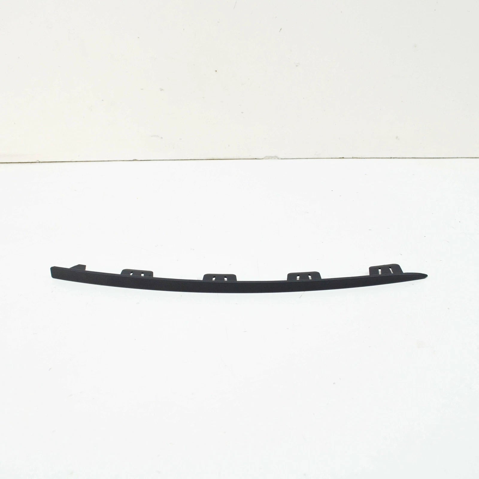 NEW MB B SPORTS TOURER W247 FRONT BUMPER RIGHT BOTTOM STRIP A2478857402 ORIGINAL