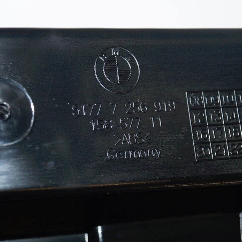 NEW BMW 3 F30 RIGHT SIDE SILL BRACKET 51777256919 7256919 ORIGINAL