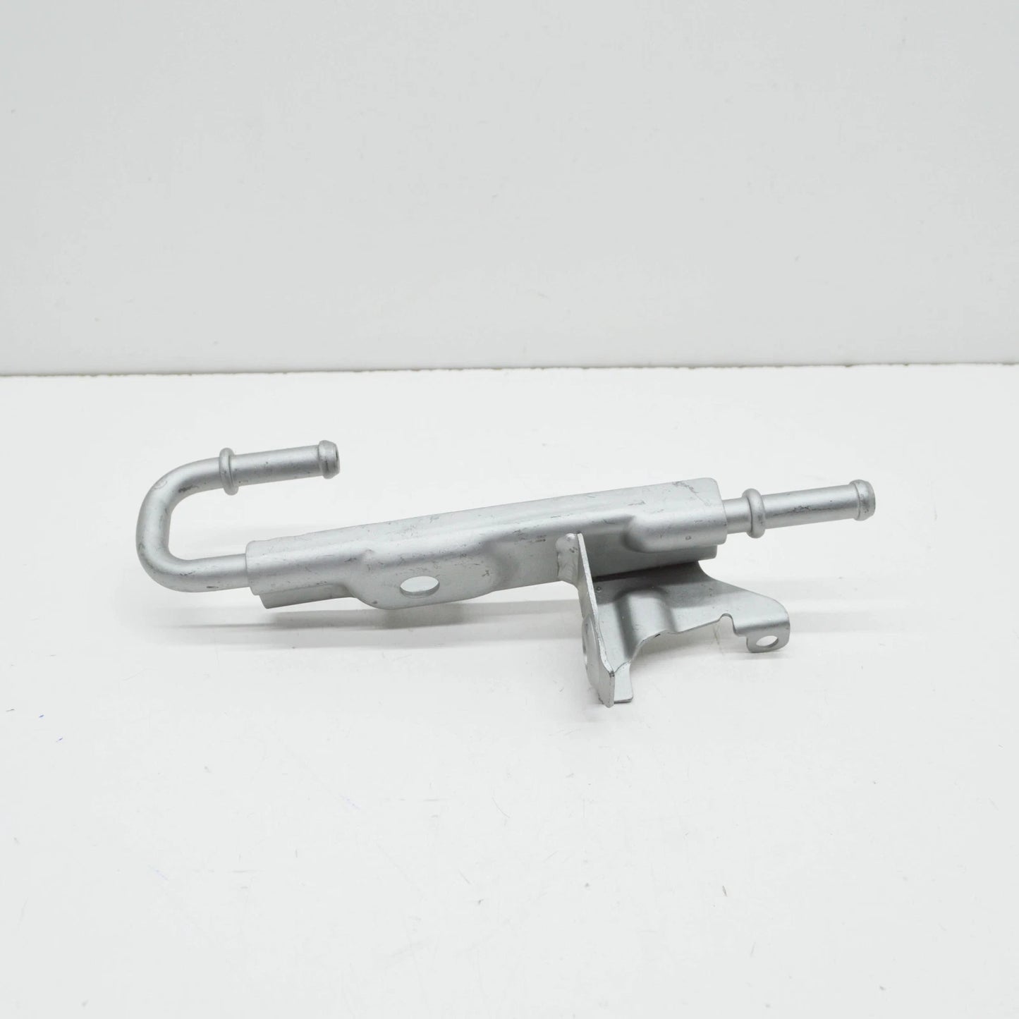 NEW MERCEDES-BENZ E W213 REAR RIGHT EXHAUST HANGER BRACKET A2134922600 ORIGINAL