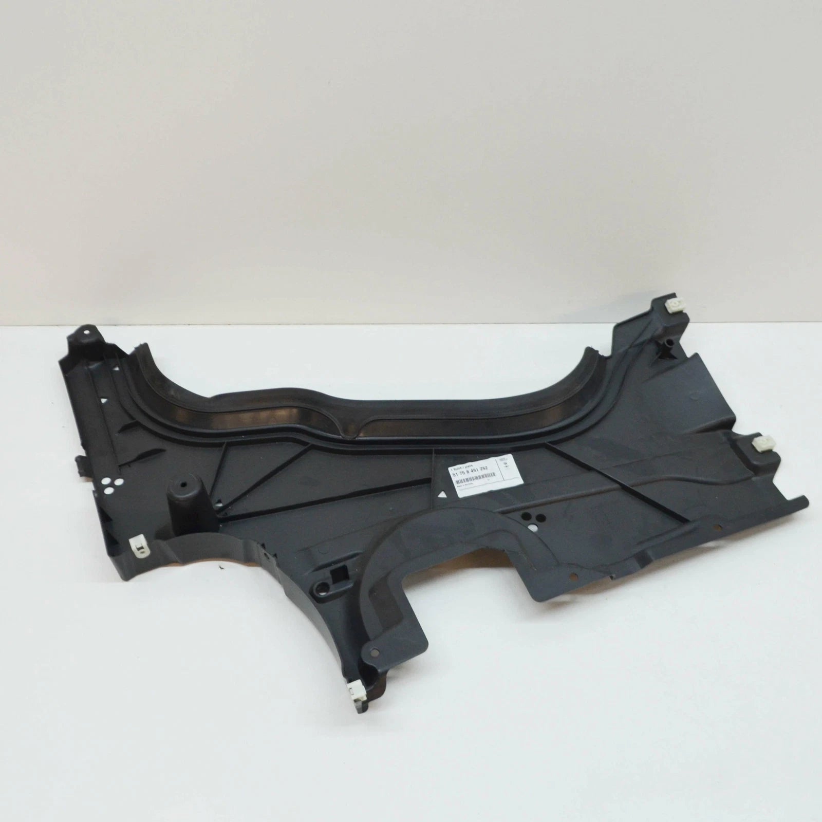 NEW BMW 7 G11 REAR RIGHT UNDERBODY TANK UNDERSHIELD 51758491262 8491262 ORIGINAL