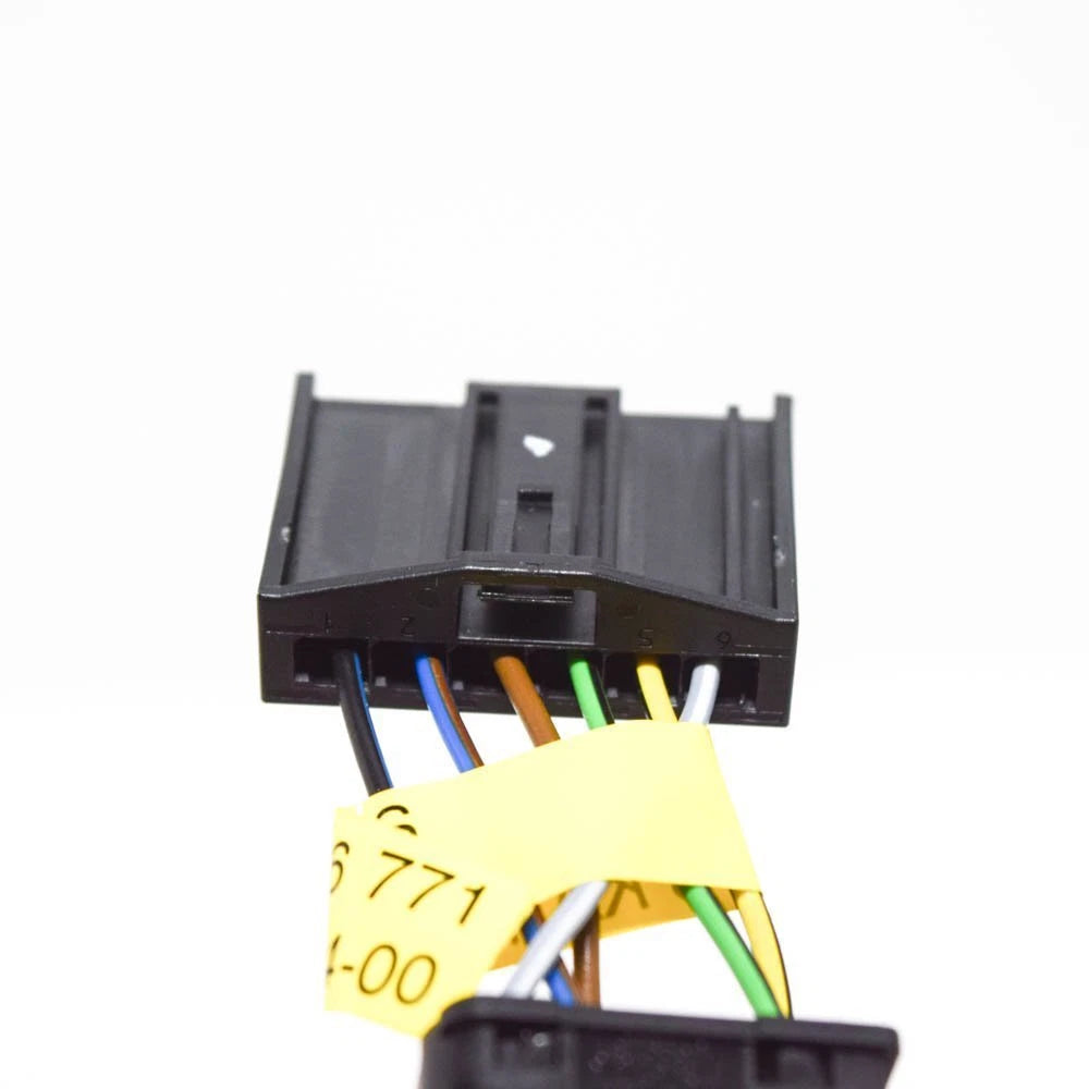 NEW BMW 5 E39 REAR RIGHT LIGHT ADAPTER 63120026771 0026771 ORIGINAL