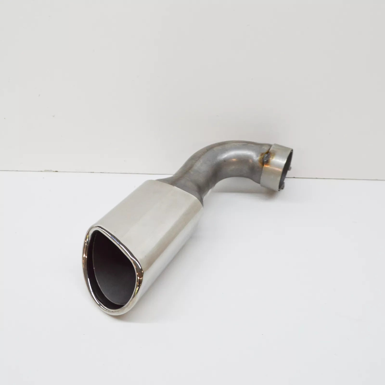 NEW AUDI Q7 4L RIGHT EXHAUST TAIL PIPE TRIM 4L0253682AD ORIGINAL