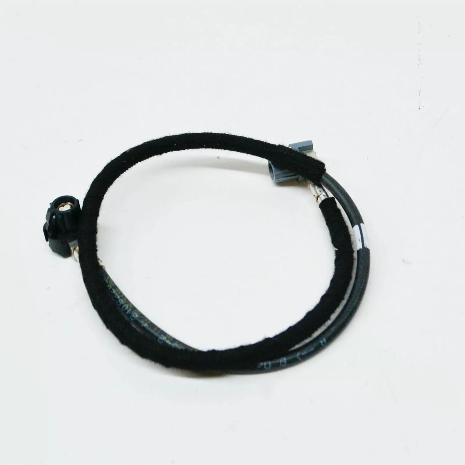 NEW AUDI A4 B8 ADAPTER CABLE LOOM 2010