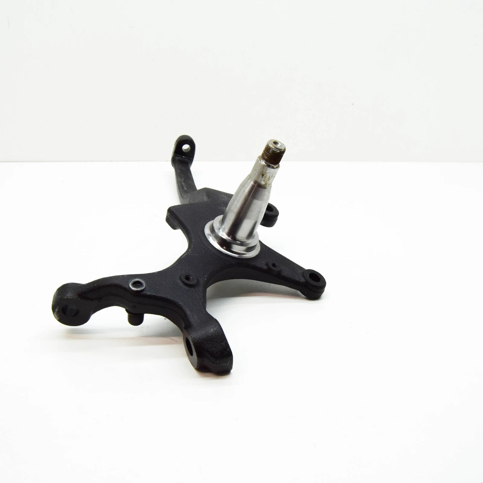 NEW MERCEDES-BENZ SLK R170 FRONT RIGHT STEERING KNUCKLE A2023300120 ORIGINAL