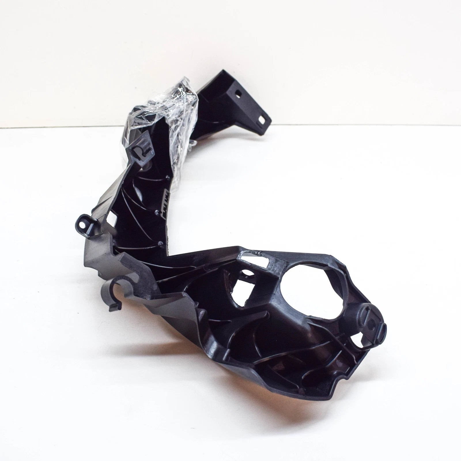 NEW BMW E92 HEADLIGHT SUPPORT FRAME MOUNT BRACKET RIGHT 7154724 51117154724