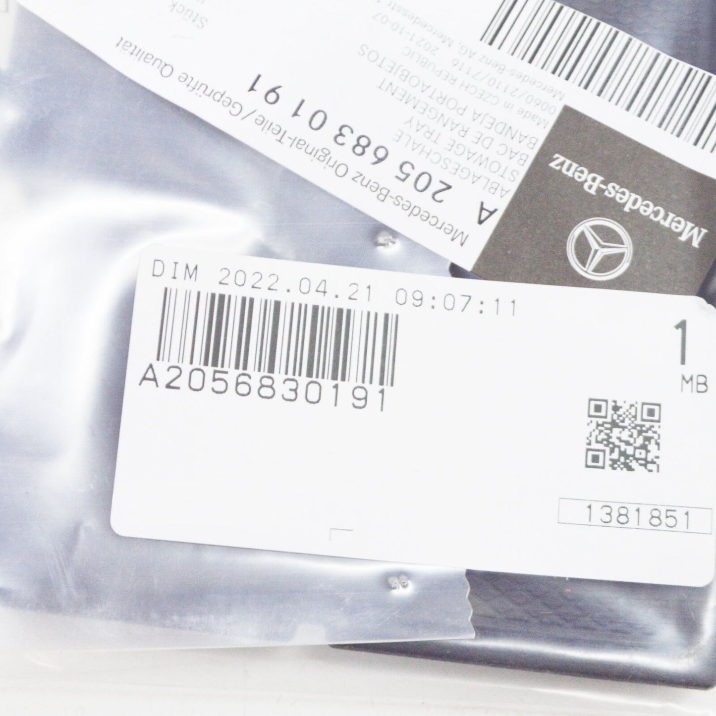 NEW MB C205 FRONT CENTER CONSOLE STORAGE COMPART TRAY A2056830191 ORIGINAL