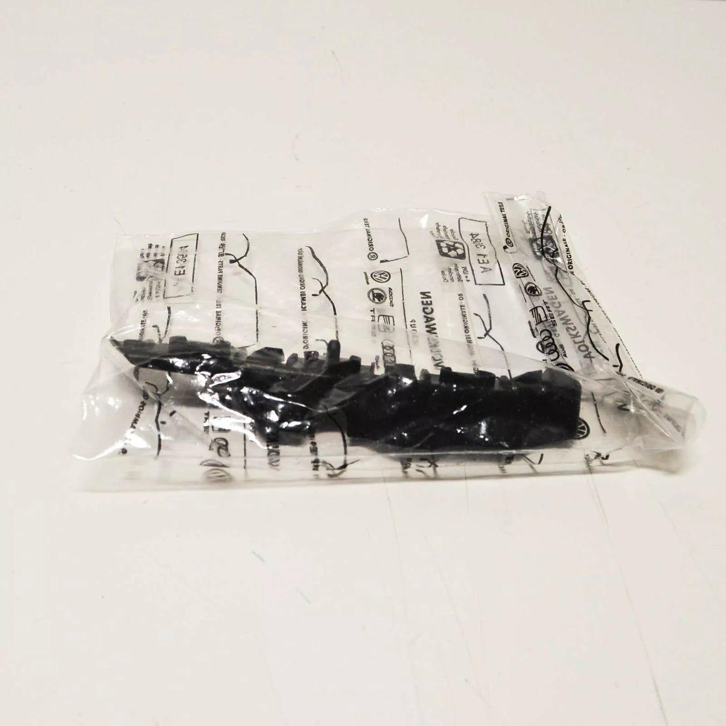 NEW AUDI A3 8P FRONT BUMPER LEFT GUIDE BRACKET 8P0807183A ORIGINAL