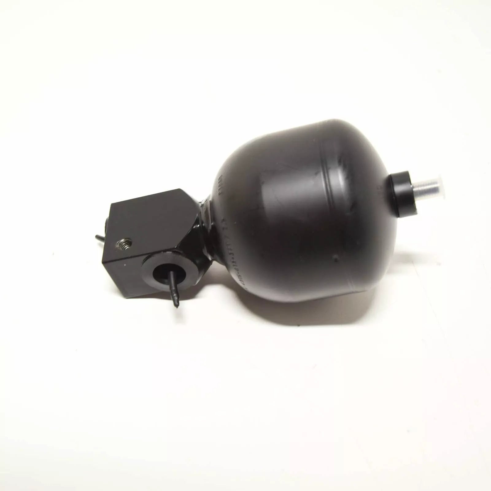 NEW MB CL C215 ABC SUSPENSION ACCUMULATOR A2203200415