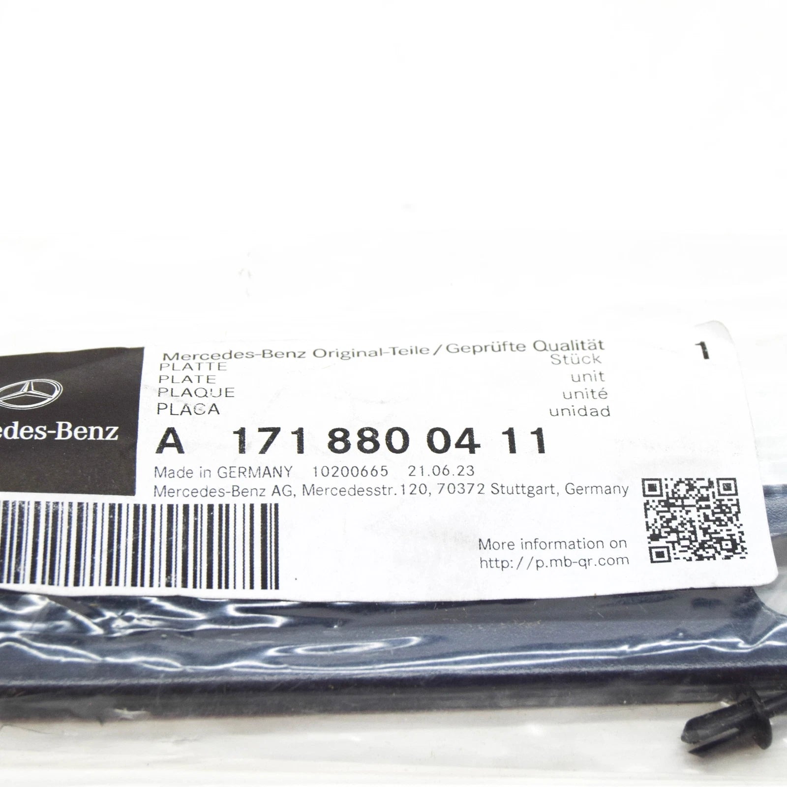 NEW MERCEDES-BENZ SLK R171 FRONT BUMPER RIGHT PLATE A1718800411 ORIGINAL