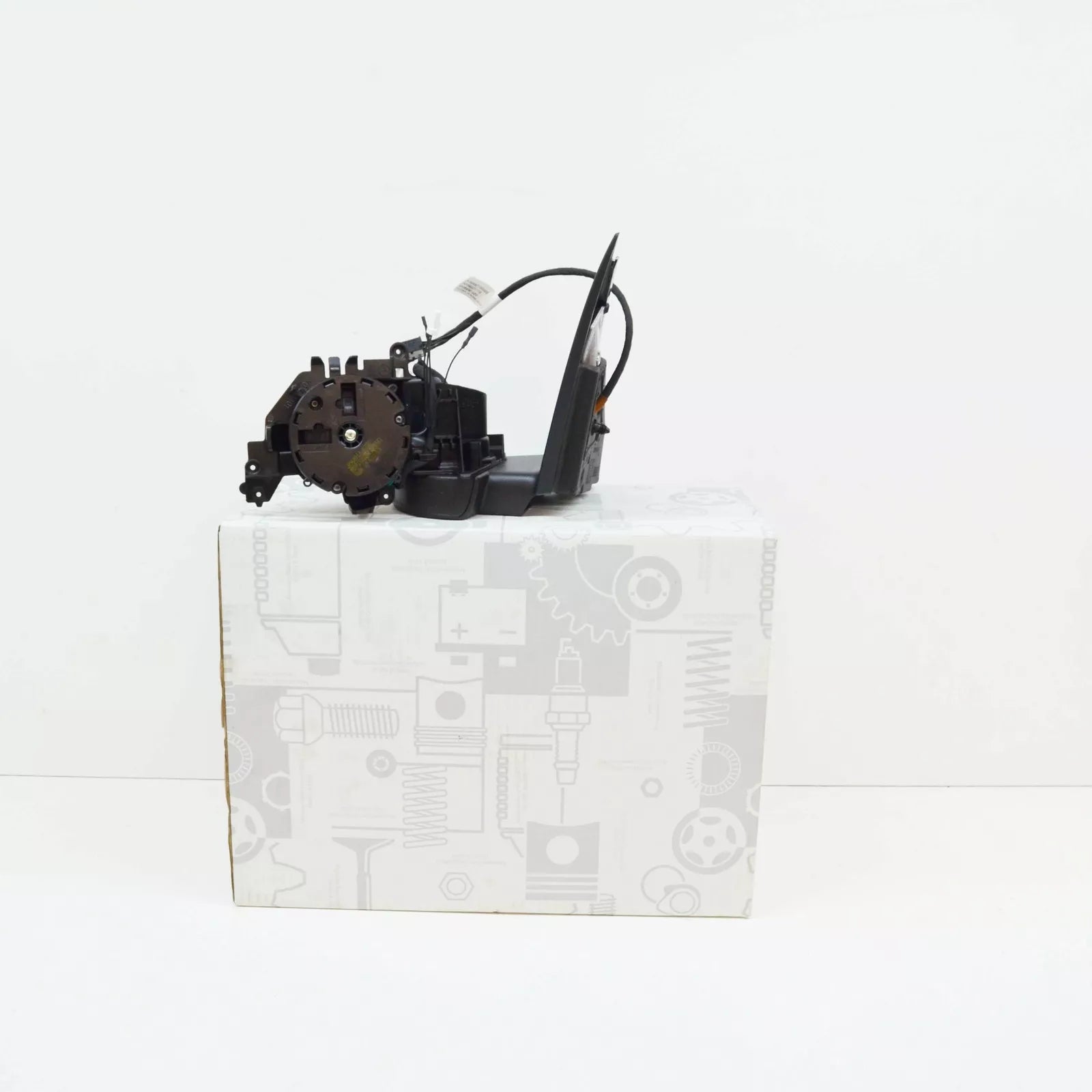 NEW MERCEDES-BENZ C W204 FRONT LEFT DOOR MIRROR FRAME A2048103776 ORIGINAL