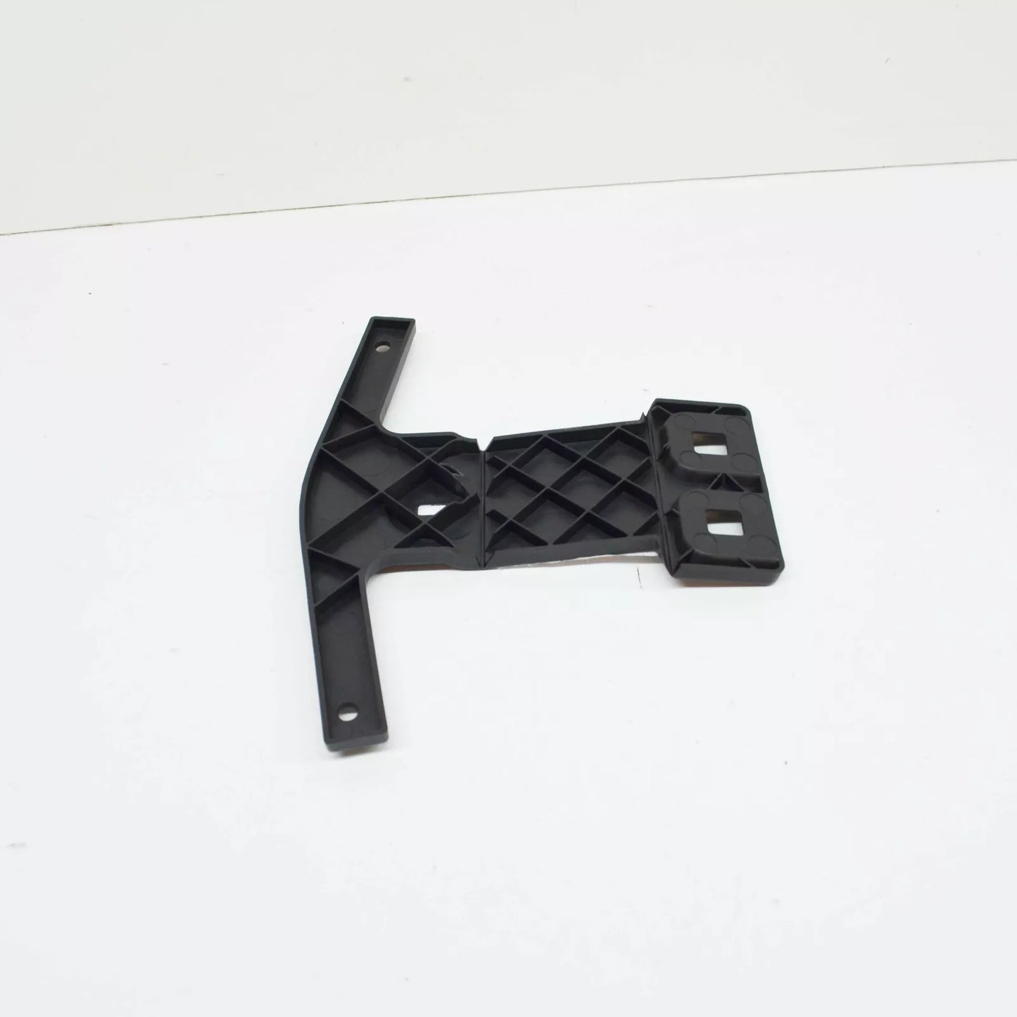 NEW MB C W204 AMG FRONT RADIATOR GRILLE SUPPORT PLATE A2048850336