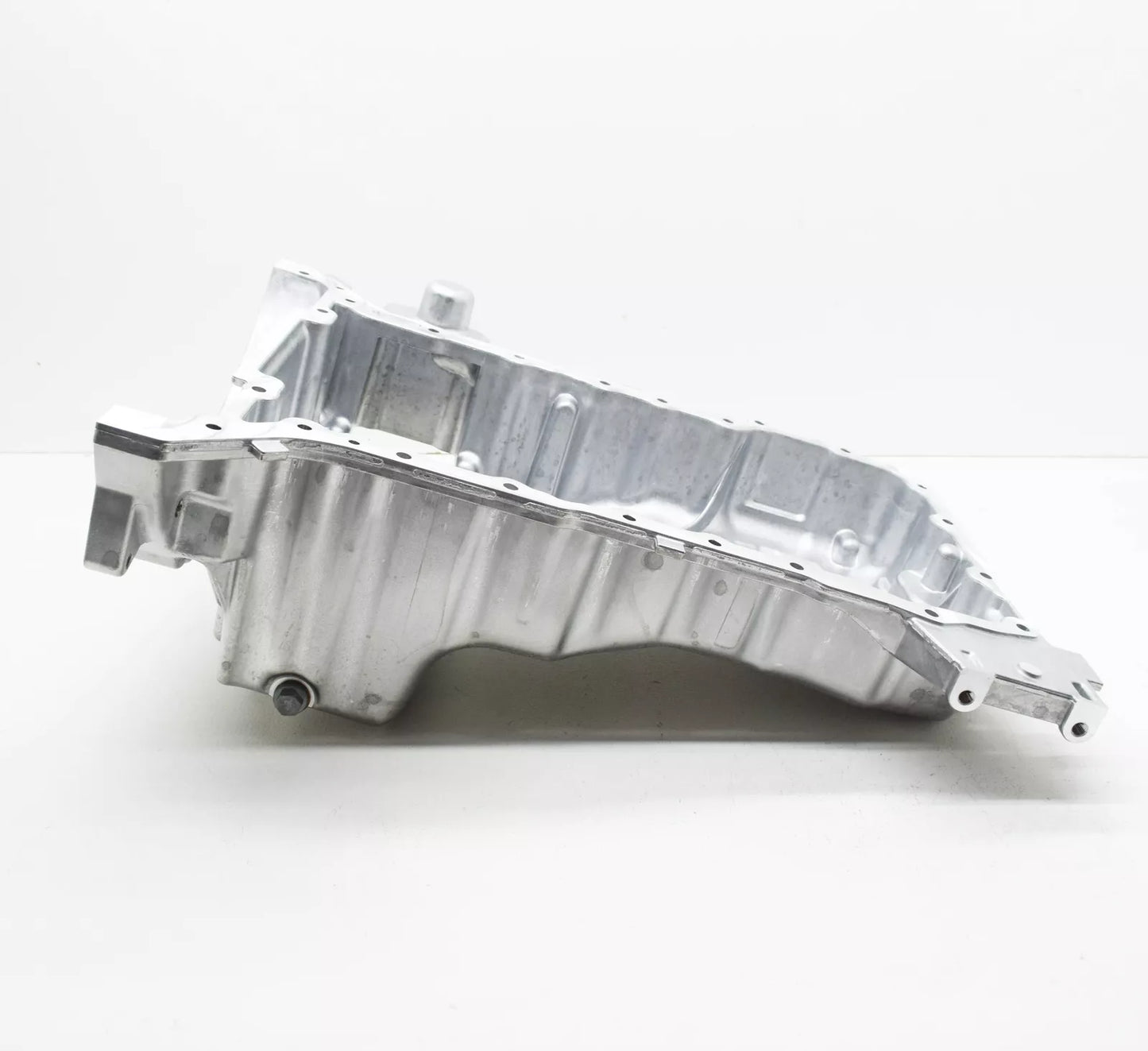 NEW MERCEDES-BENZ CLS C257 OIL PAN A2640102700 ORIGINAL