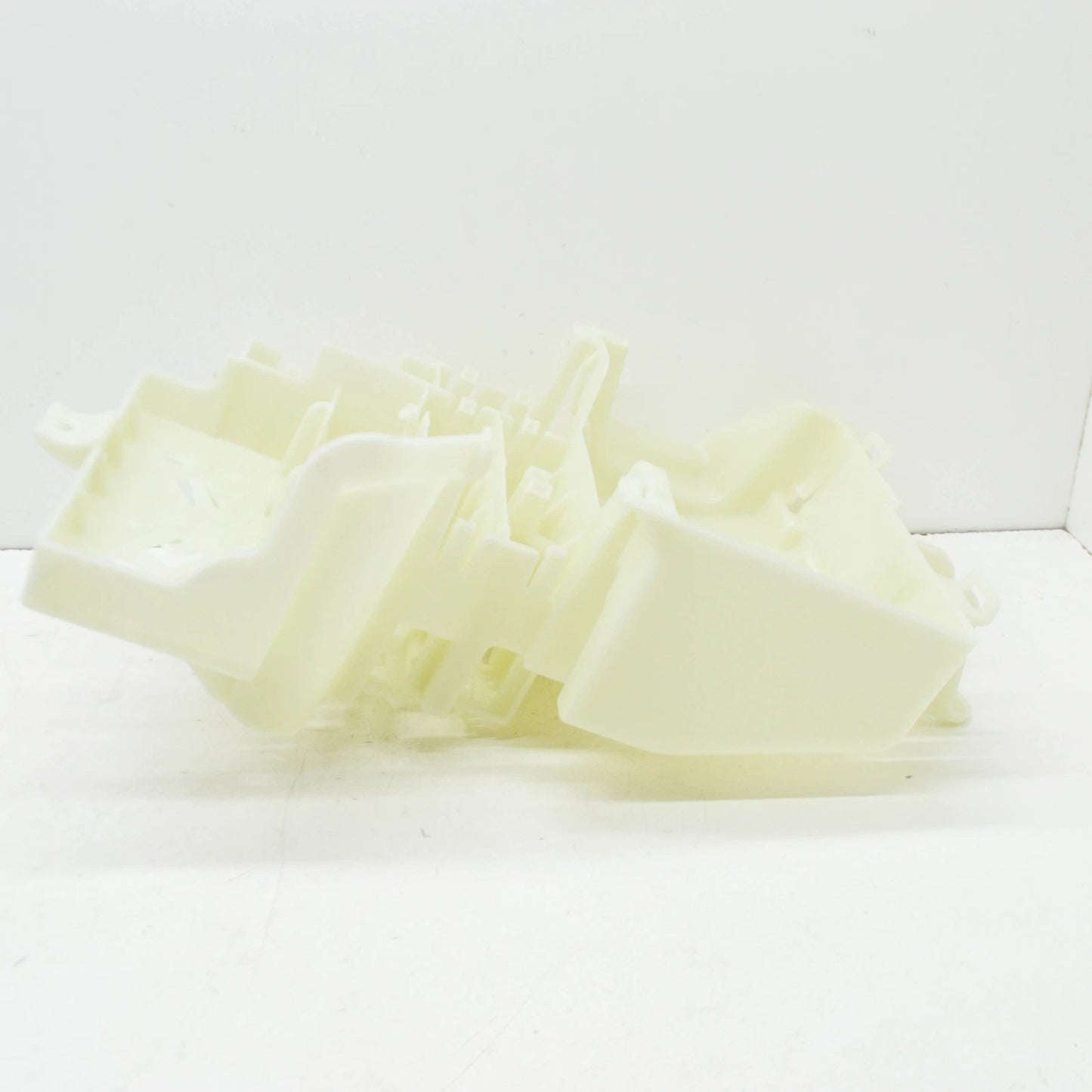 NEW BMW X5 G05 POWER DISTRIBUTOR BOX BRACKET 61138780755 ORIGINAL