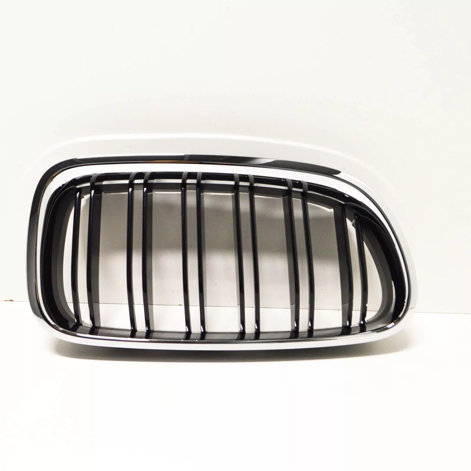 NEW BMW 5 F10 M FRONT BUMPER RIGHT SIDE GRILLE 51138057224 8057224 ORIGINAL