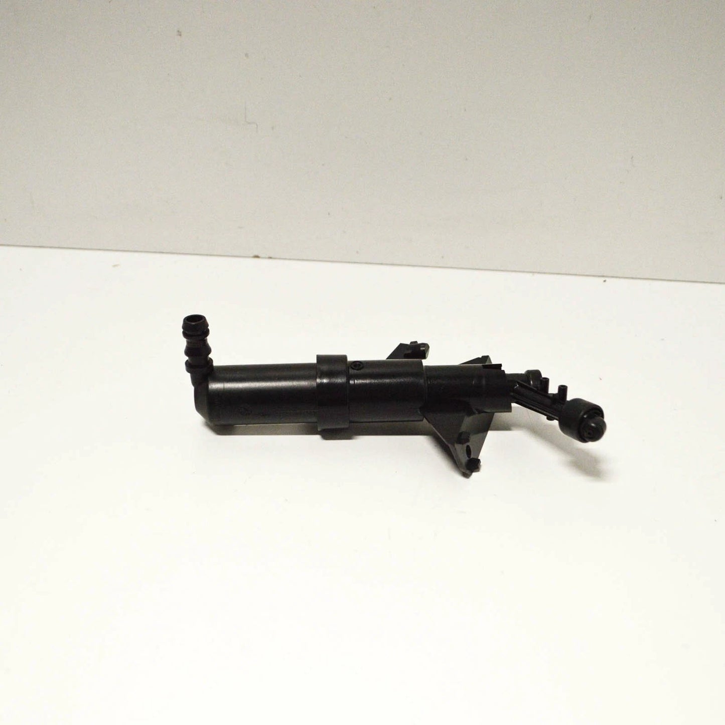 NEW AUDI TT 8J RIGHT HEADLIGHT WASHER SPRAY NOZZLE 8J0955102A