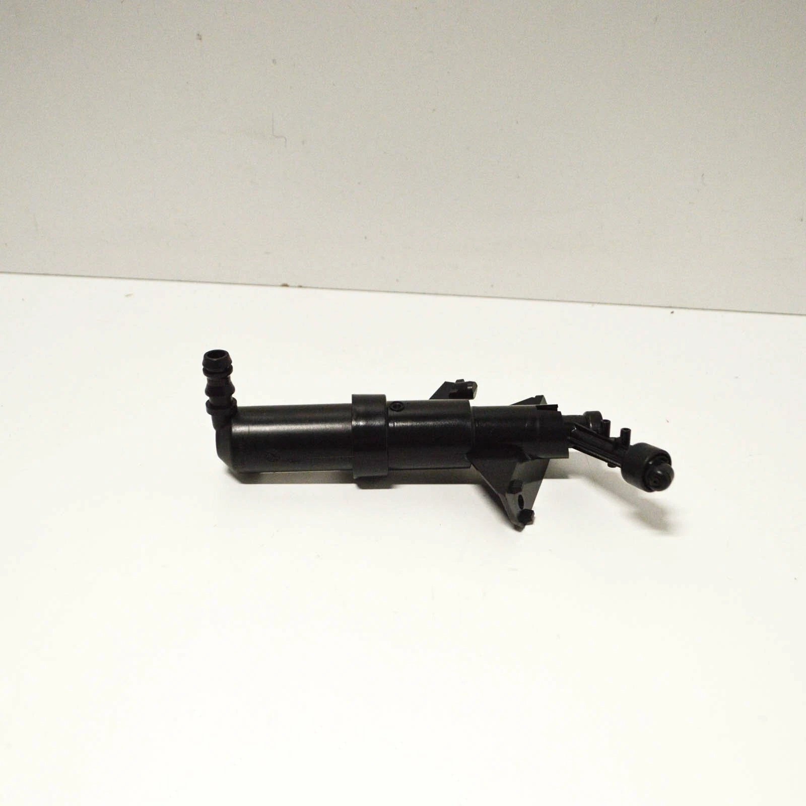 NEW AUDI TT 8J RIGHT HEADLIGHT WASHER SPRAY NOZZLE 8J0955102A