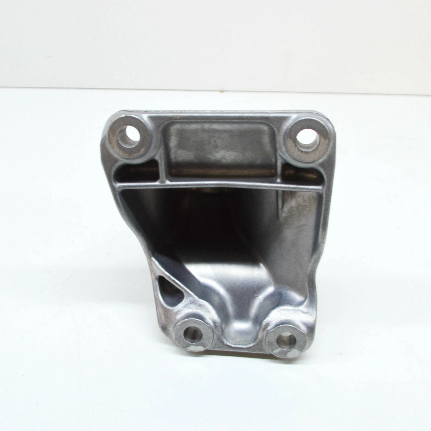 NEW BMW 1 F21 ENGINE RIGHT SIDE BRACKET 22116855822 ORIGINAL