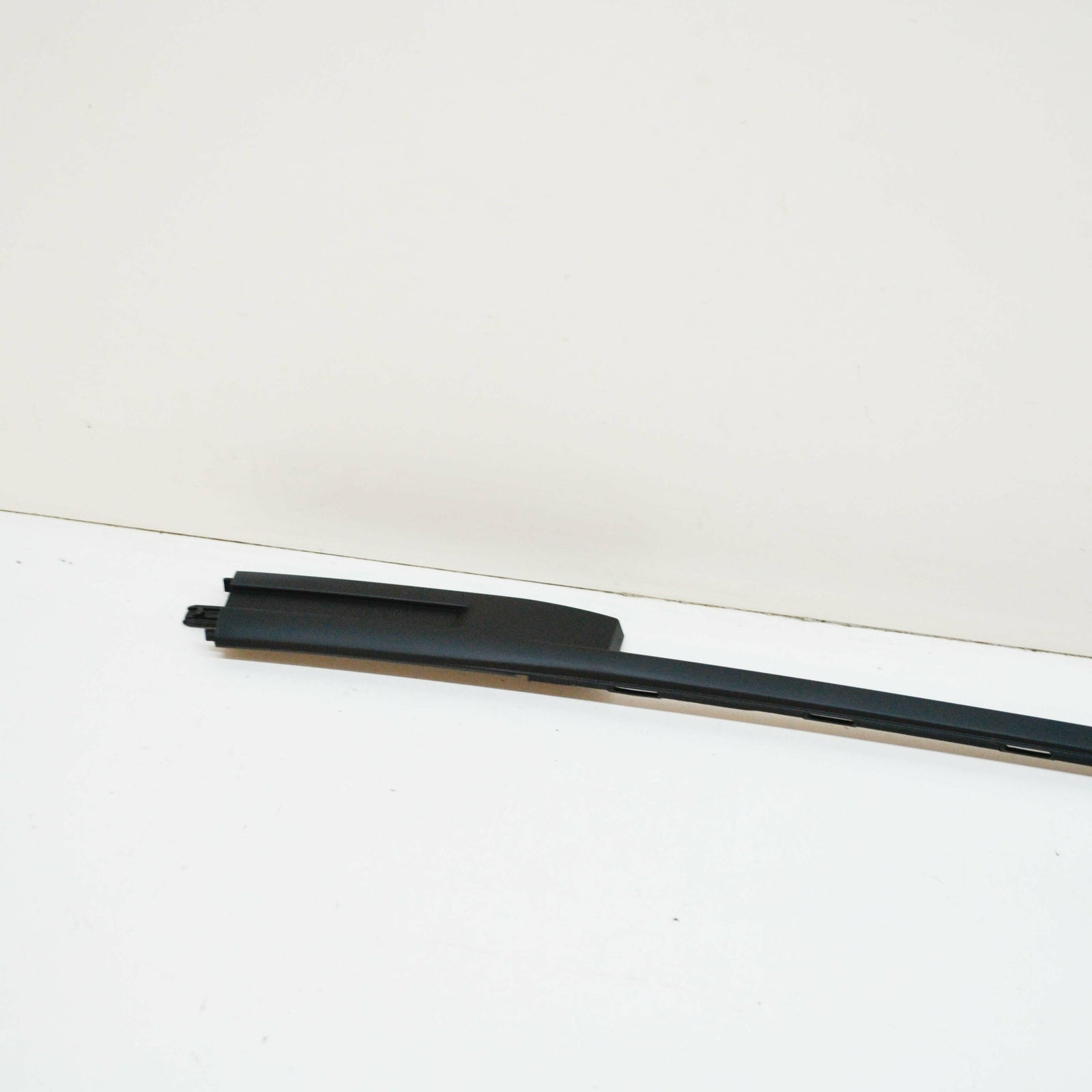 new ford galaxy mk2 windshield right side vertical moulding trim 1773613