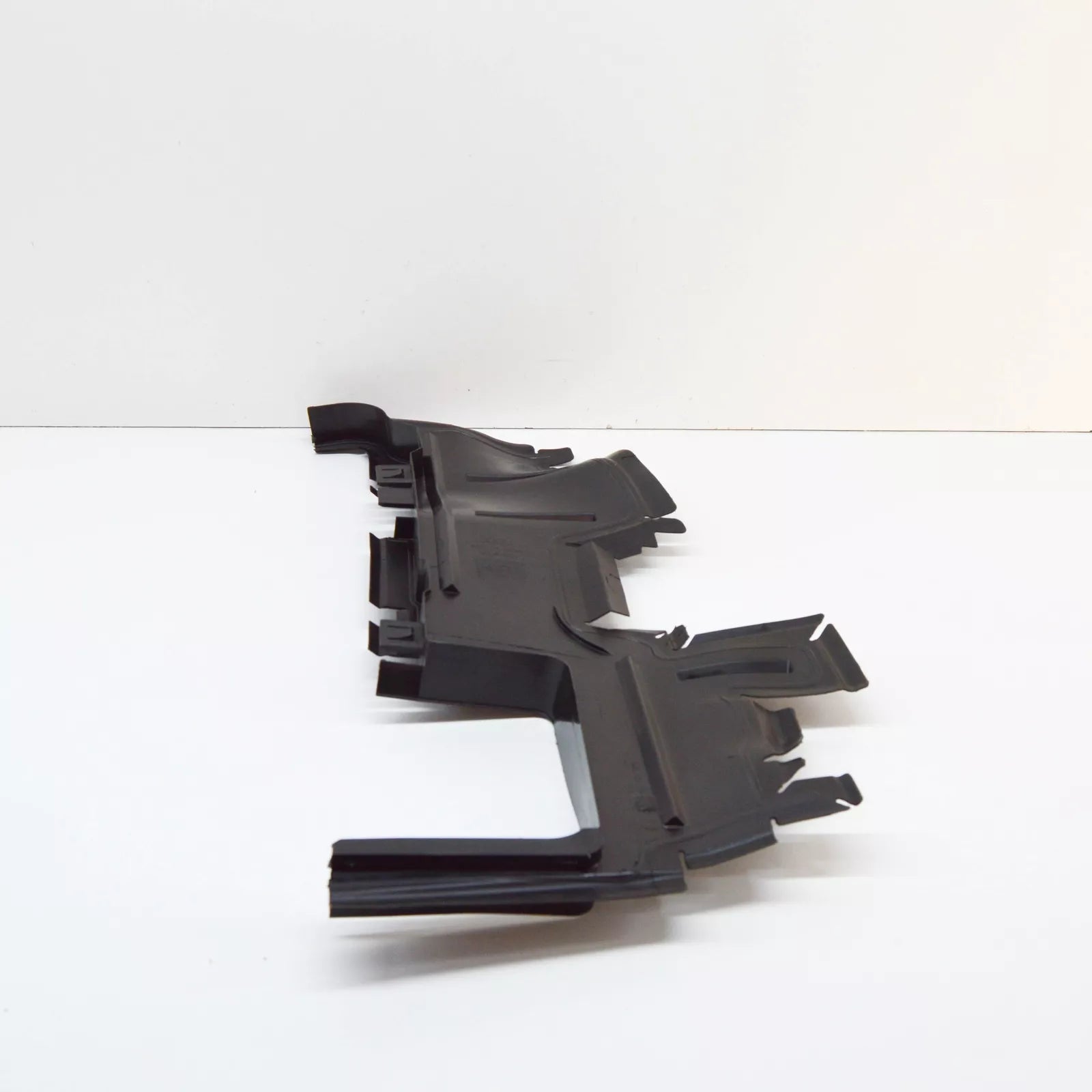 NEW AUDI A6 C7 RADIATOR RIGHT AIR GUIDE 4G0121284CA