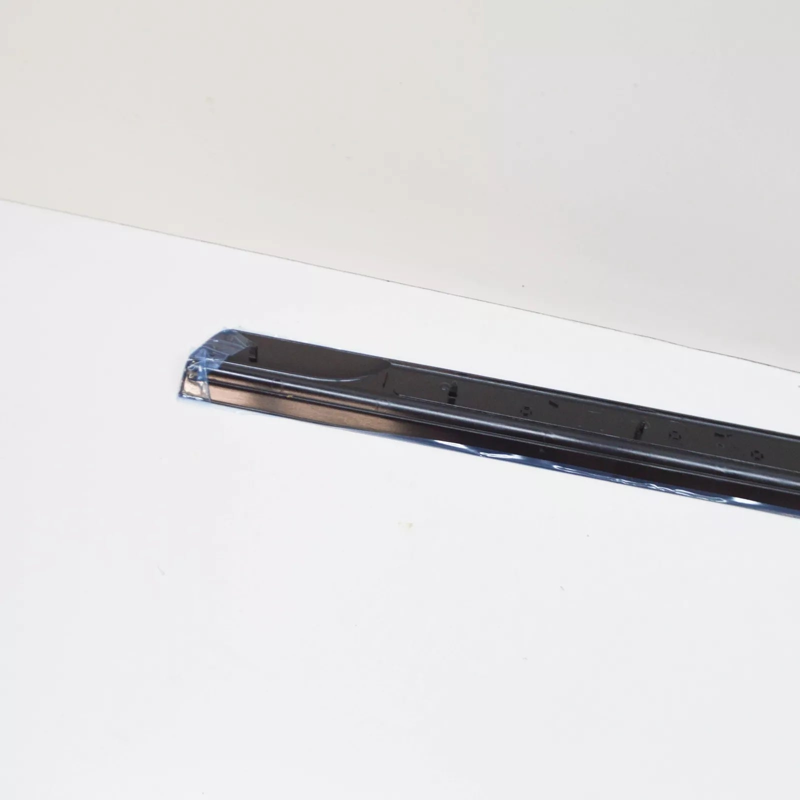 NEW BMW 3 E46 LEFT DOOR SILL TRIM 8204113 51478204113 ORIGINAL