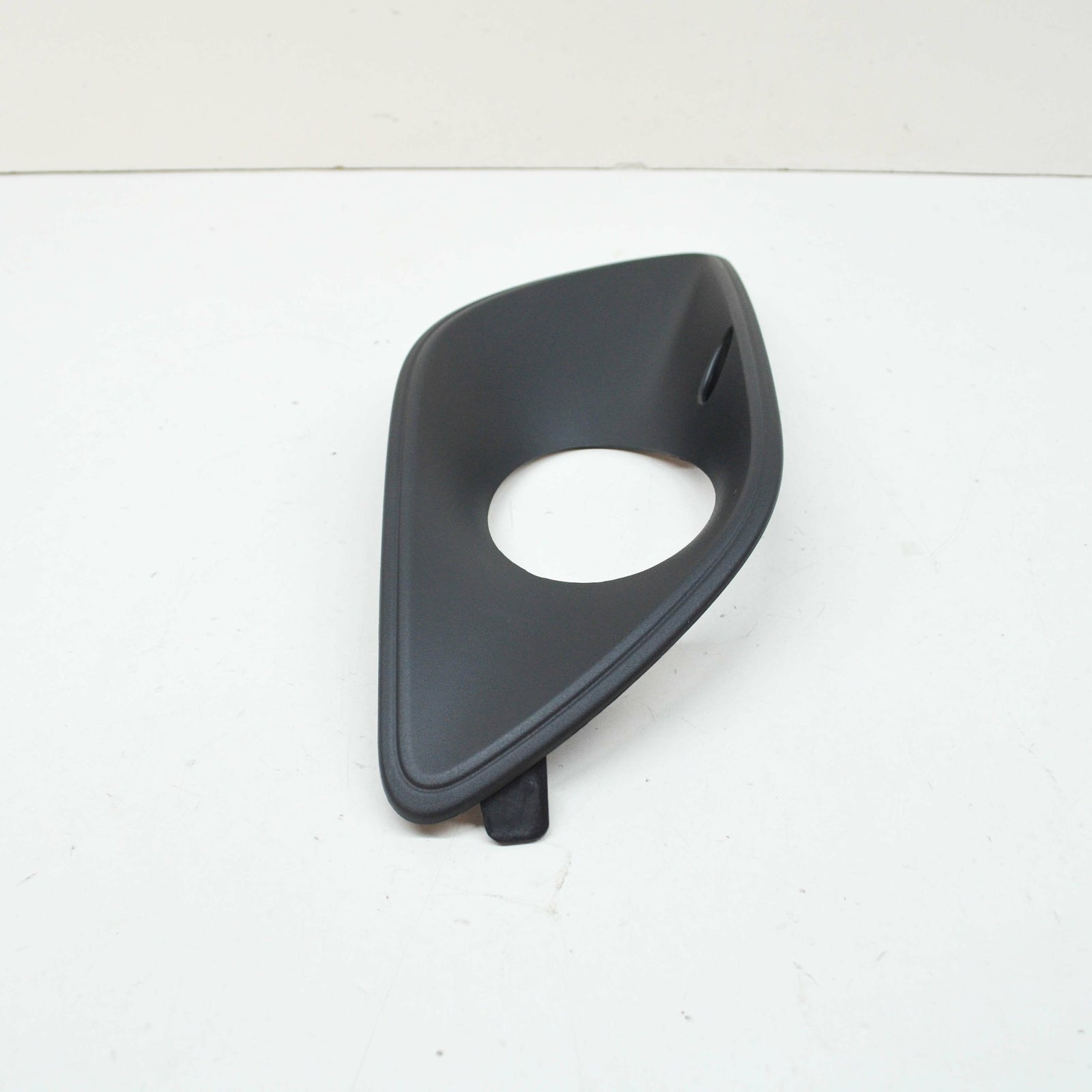 NEW MB SPRINTER 910 FRONT BUMPER LEFT FOG LIGHT TRIM A91088543009K83 ORIGINAL