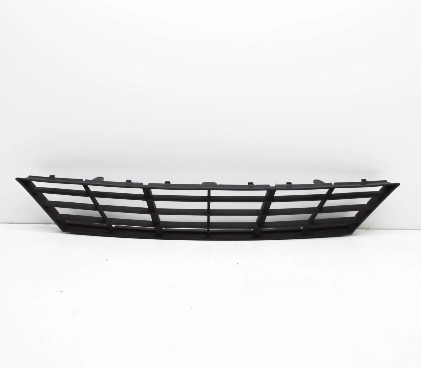 NEW BMW 5 GT F07 FRONT BUMPER LOWER CENTER GRILLE 51117331666 2015 ORIGINAL