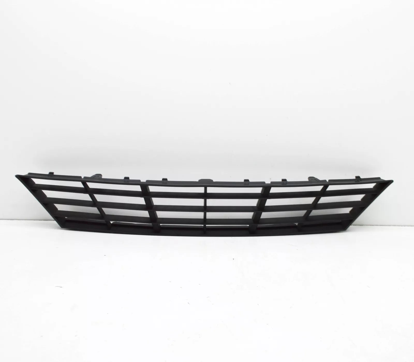 NEW BMW 5 GT F07 FRONT BUMPER LOWER CENTER GRILLE 51117331666 2015 ORIGINAL