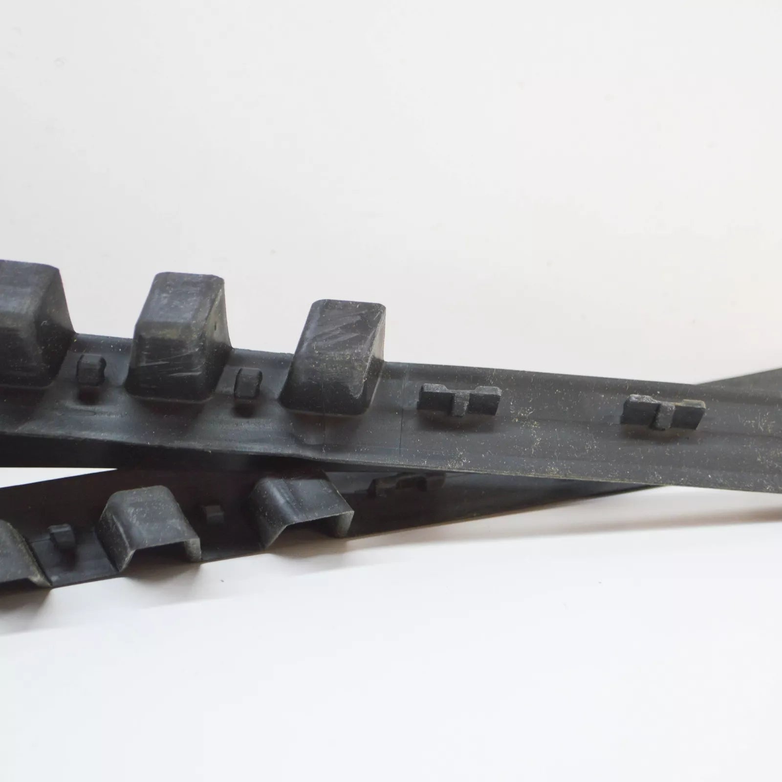 NEW AUDI A8 4H FRONT LOWER BUMPER SPOILER 4H0807110E ORIGINAL