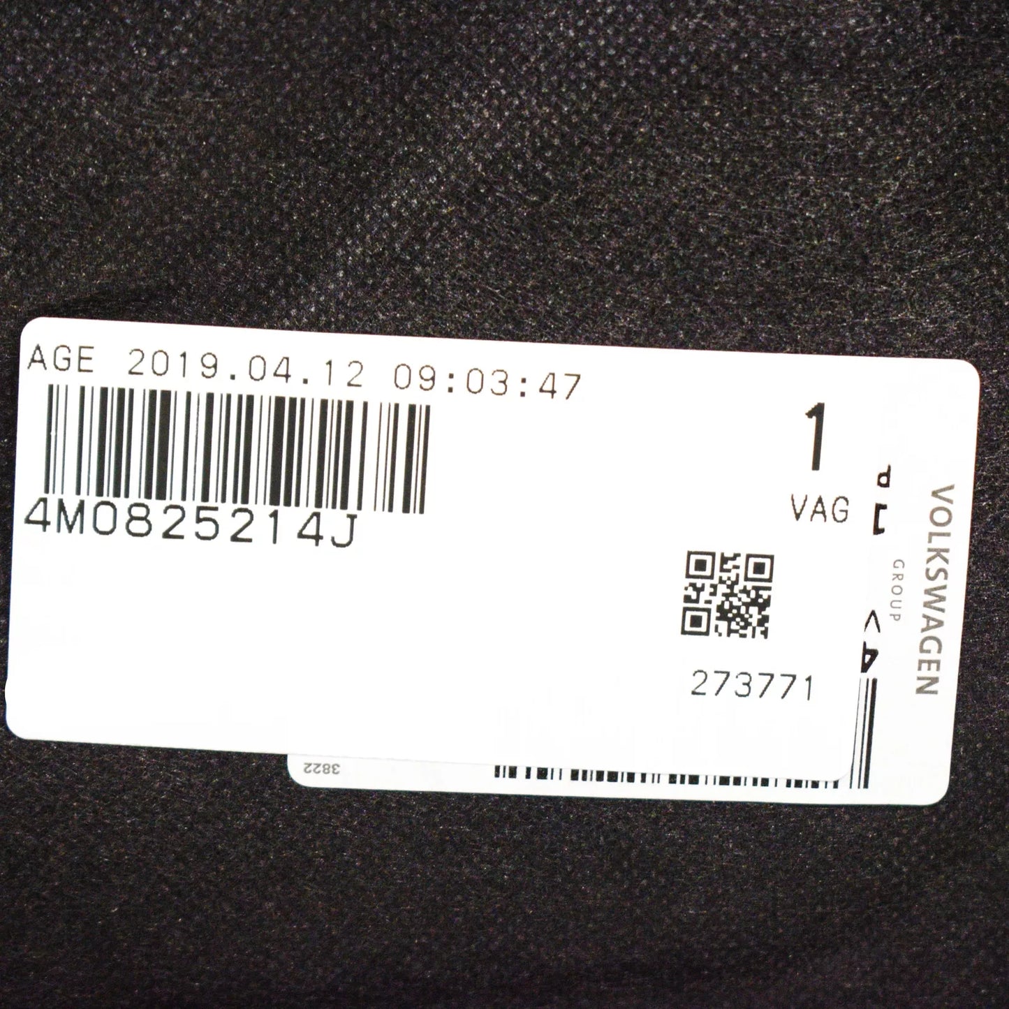 NEW AUDI Q7 4M ENGINE PLATE RIGHT COVER 4M0825214J ORIGINAL