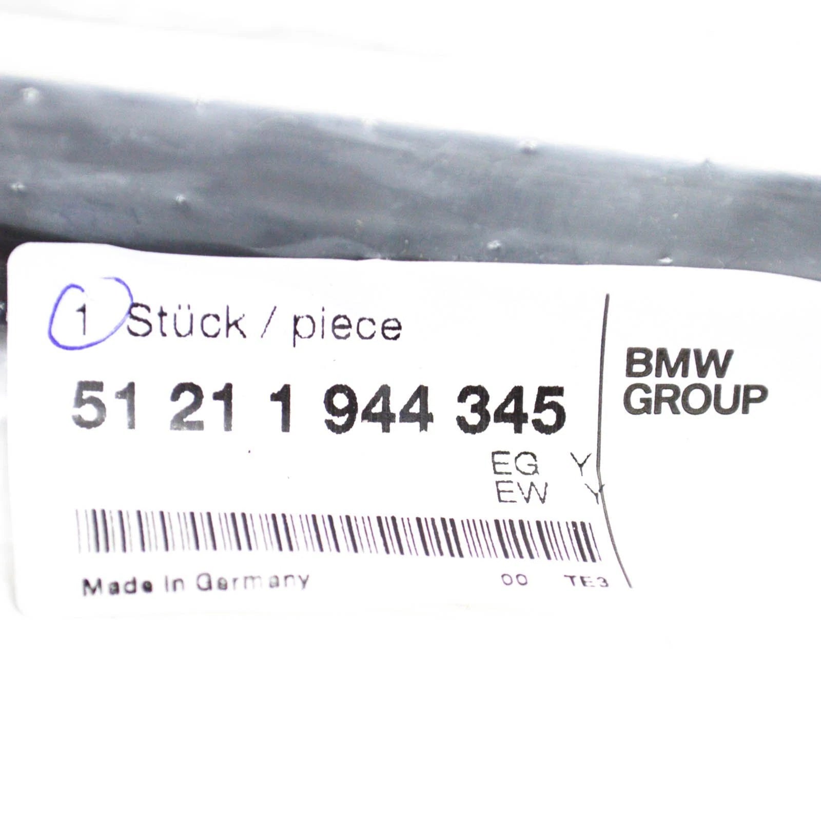 NEW BMW 5 E34 FRONT LEFT DOOR OUTER WEATHER STRIP 51211944345 1944345 ORIGINAL
