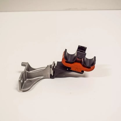 NEW BMW 5 GT F07 ENGINE OIL COOLER LINE BRACKET 17227586892 ORIGINAL