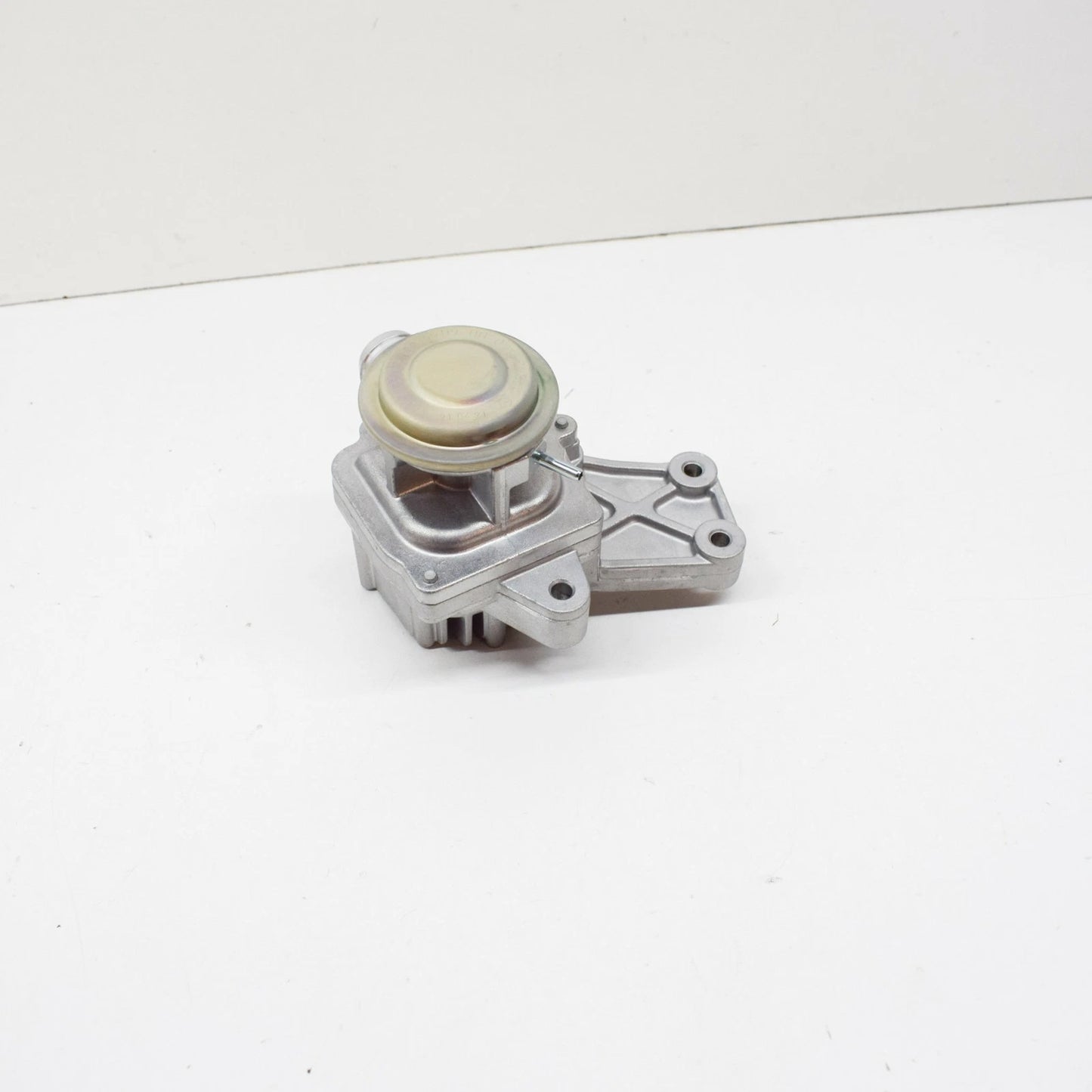 NEW MERCEDES-BENZ C W204 EGR VALVE A0031400060