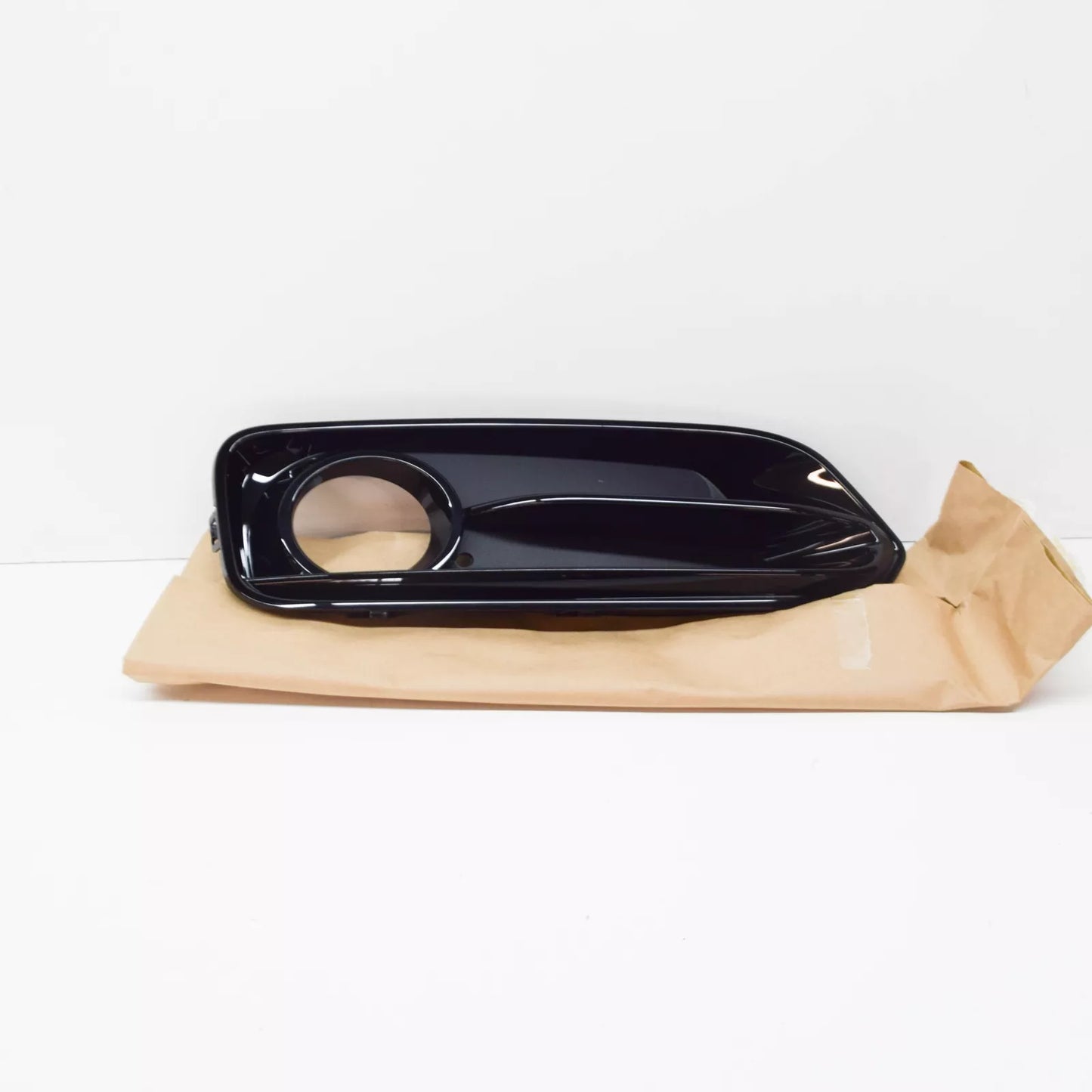 NEW BMW 1 F21 FRONT BUMPER LEFT FOG LIGHT GRILLE 51117371667 ORIGINAL