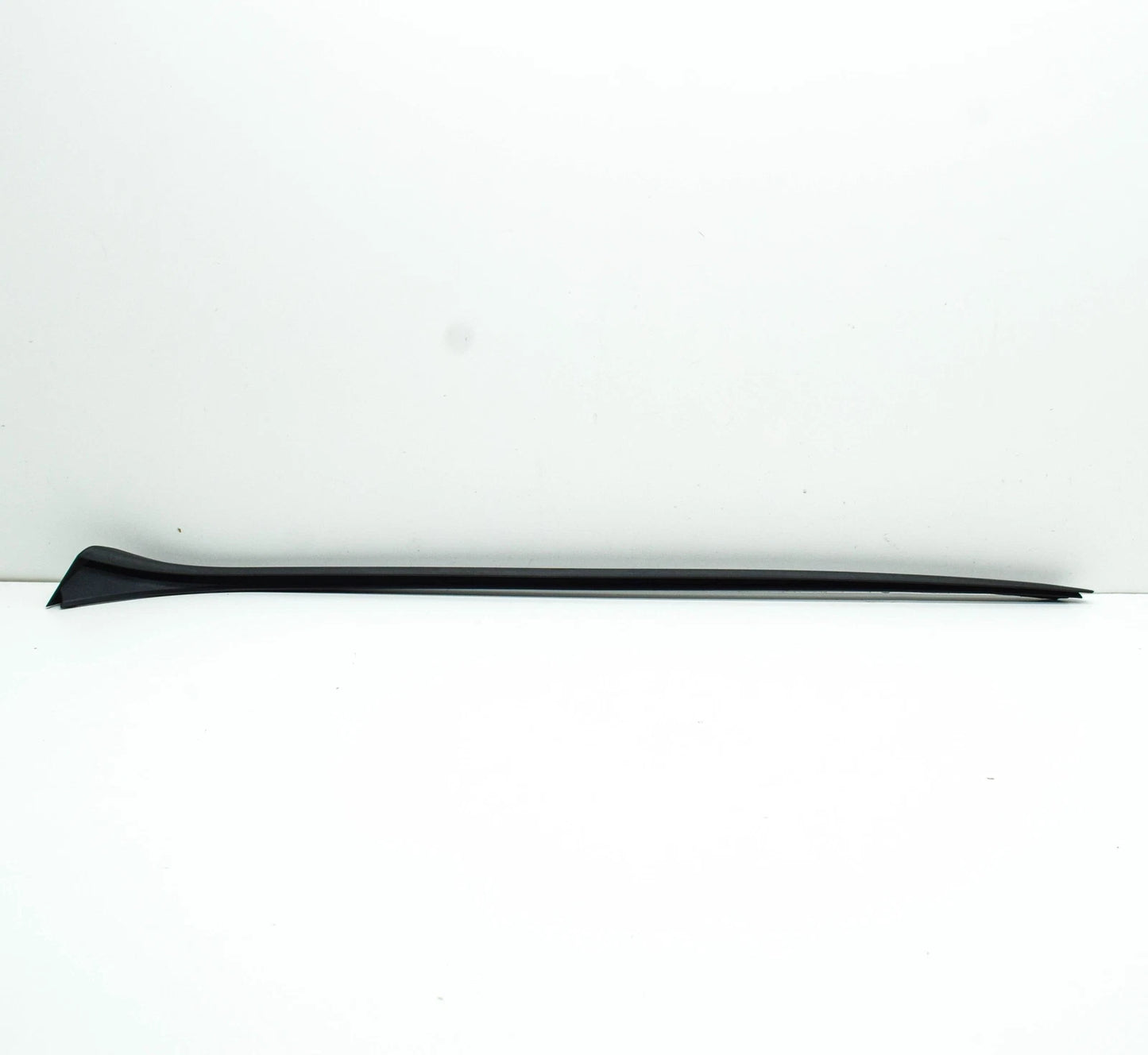 NEW AUDI E-TRON SPORTBACK FRONT RIGHT WINDSHIELD WATER DEFLECTOR 4KE8543289B9