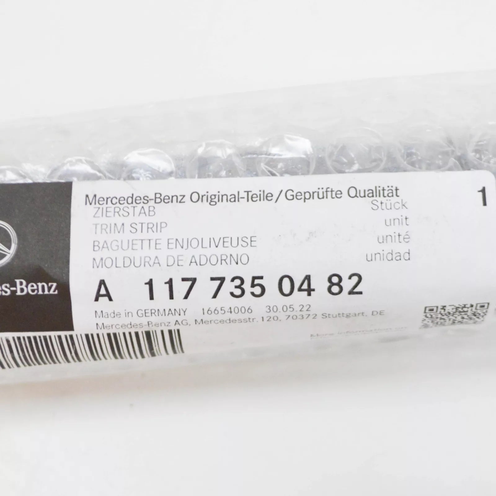 NEW MERCEDES-BENZ CLA C117 REAR RIGHT DOOR WINDOW TRIM STRIP A1177350482