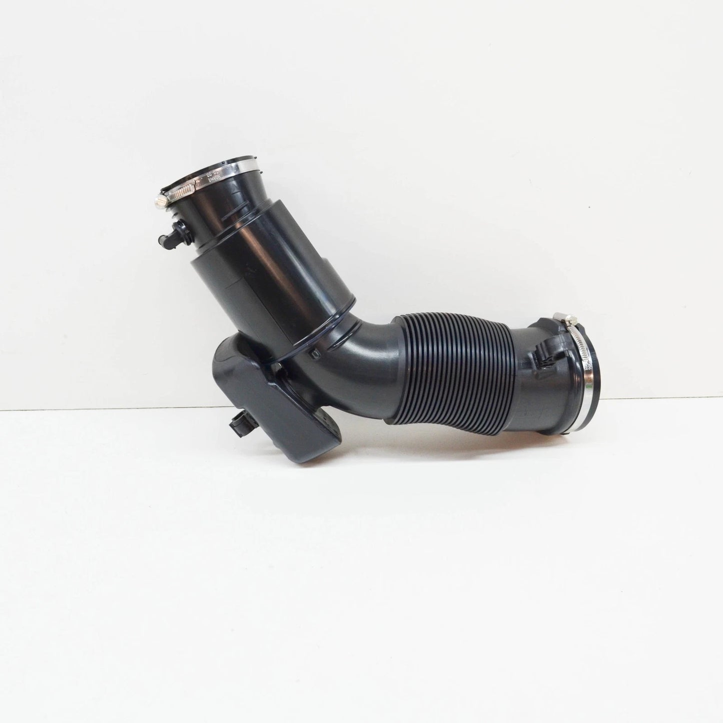 NEW AUDI A4 B8 8K AIR INTAKE HOSE 06E129629Q ORIGINAL