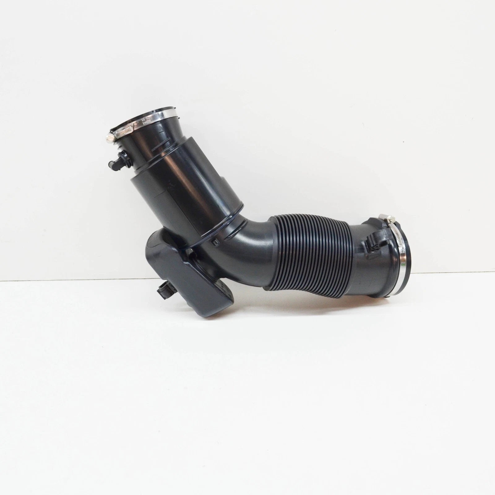 NEW AUDI A4 B8 8K AIR INTAKE HOSE 06E129629Q ORIGINAL
