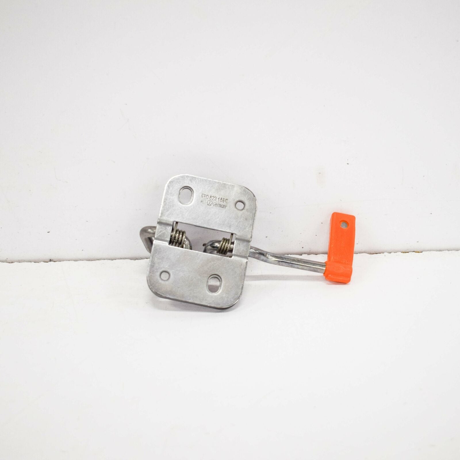 NEW VOLKSWAGEN POLO 6R HOOD RELEASE LEVER HOOK 6R0823186C ORIGINAL