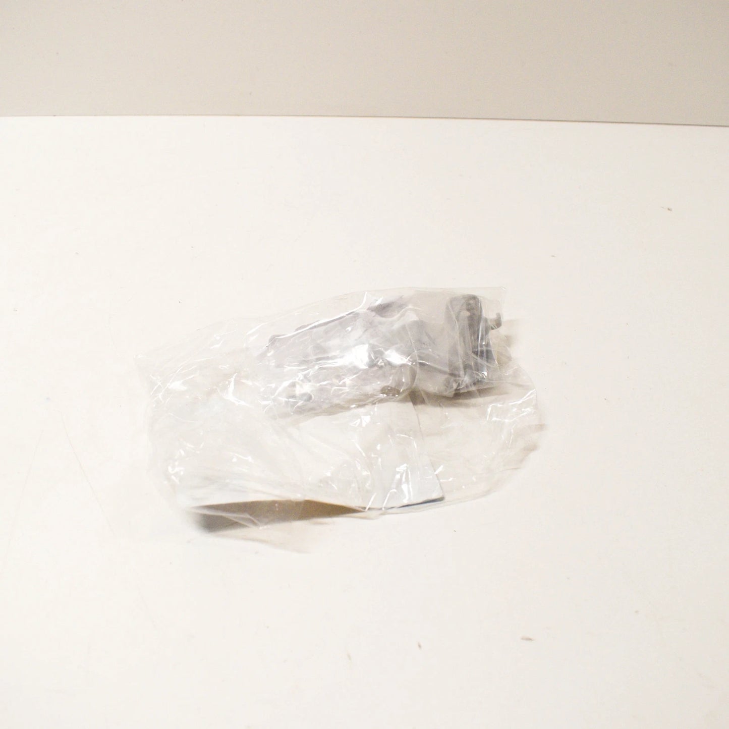 NEW BMW 1 F21 LEFT SIDE HEIGHT LEVEL SENSOR BRACKET 37146797816 6797816 ORIGINAL