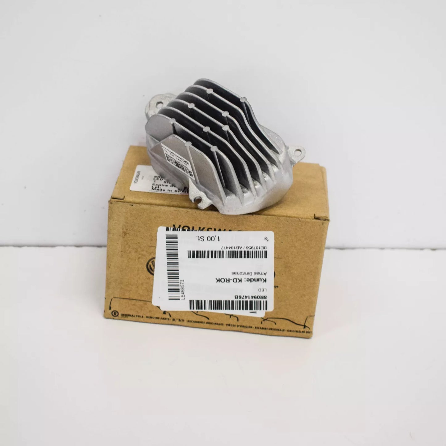 NEW AUDI Q5 8R RIGHT HEADLIGHT DRL LED MODULE 8R0941476B 2016 ORIGINAL