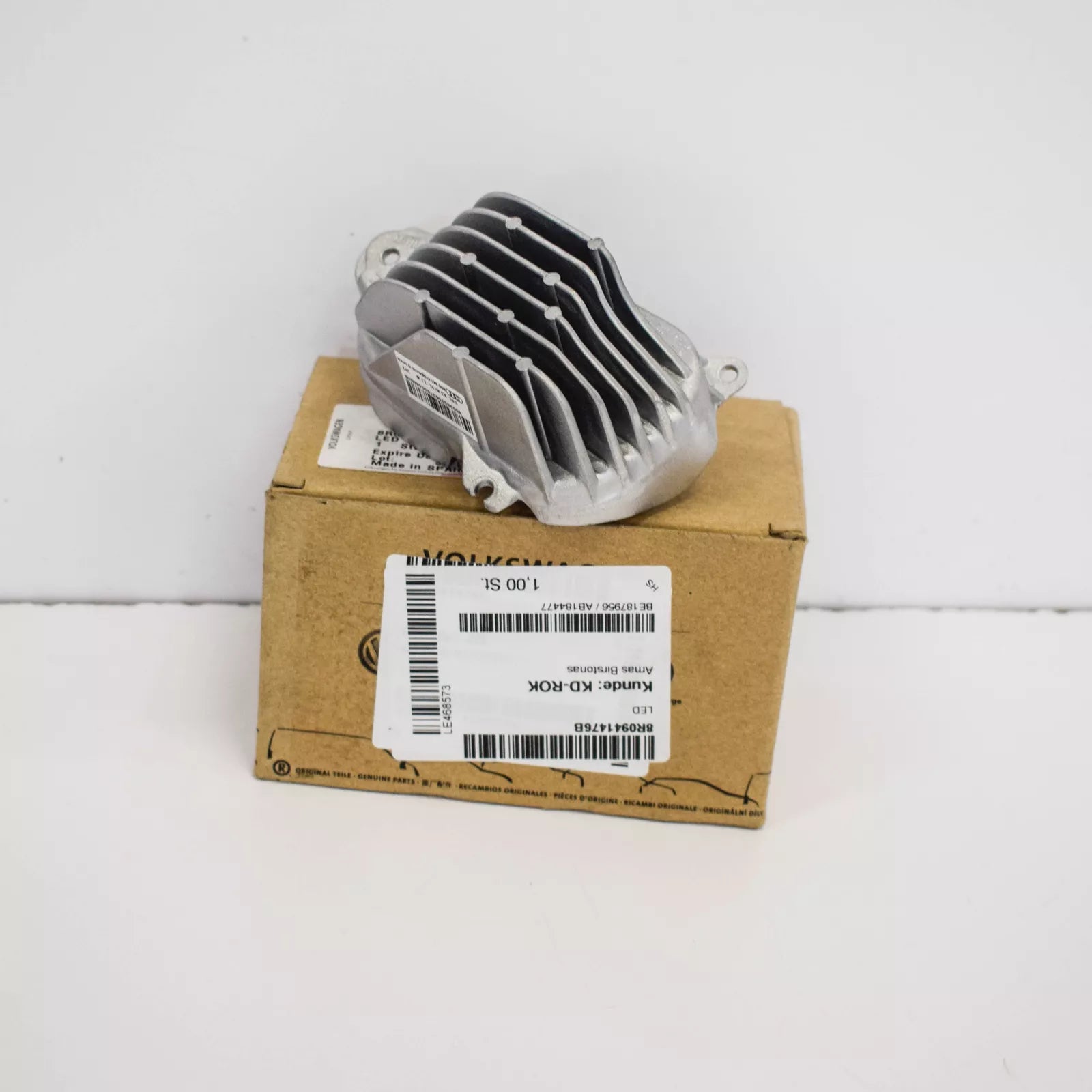 NEW AUDI Q5 8R RIGHT HEADLIGHT DRL LED MODULE 8R0941476B 2016 ORIGINAL