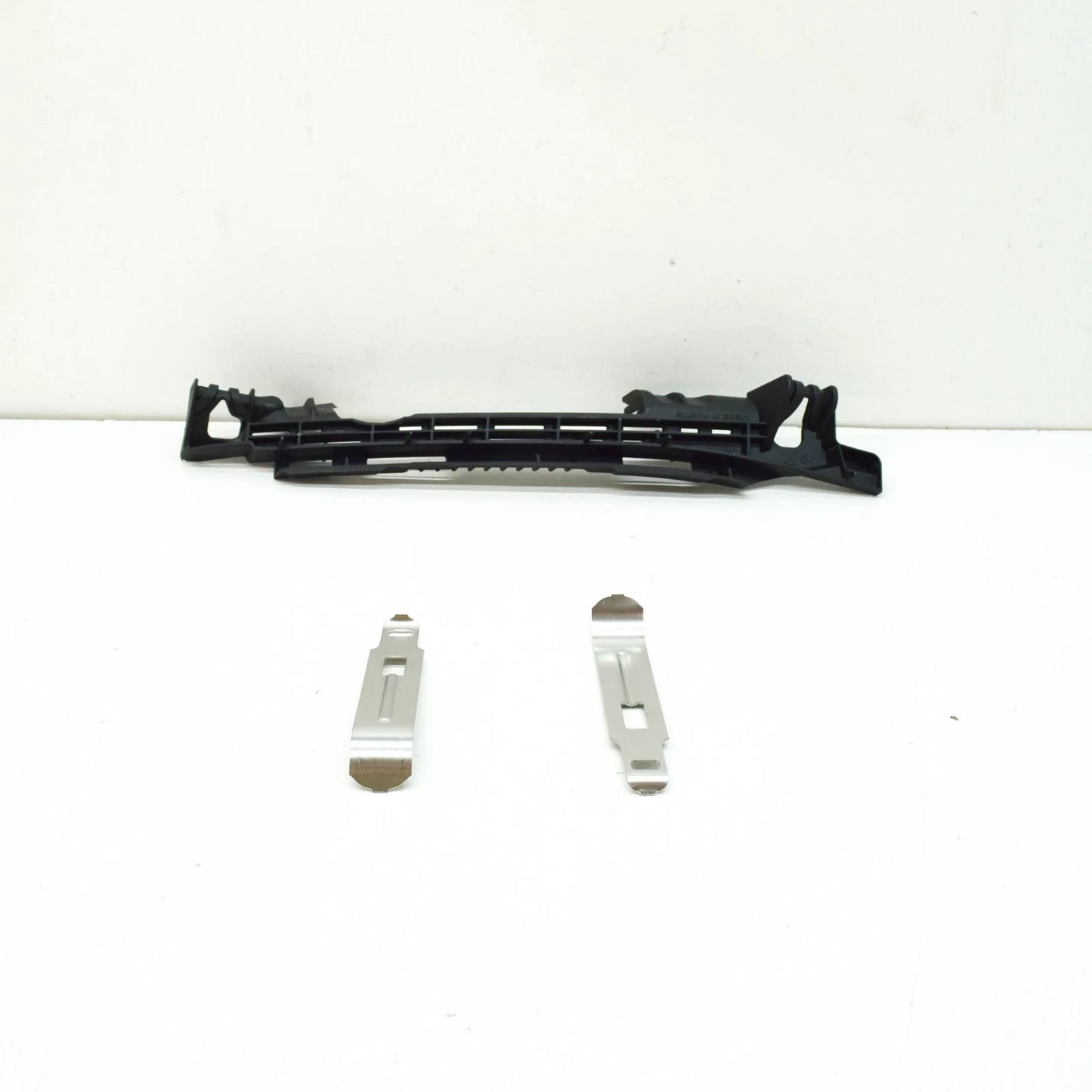 NEW BMW 6 G32 FRONT LEFT HEADLIGHT BRACKET 7461889 63117461889 ORIGINAL