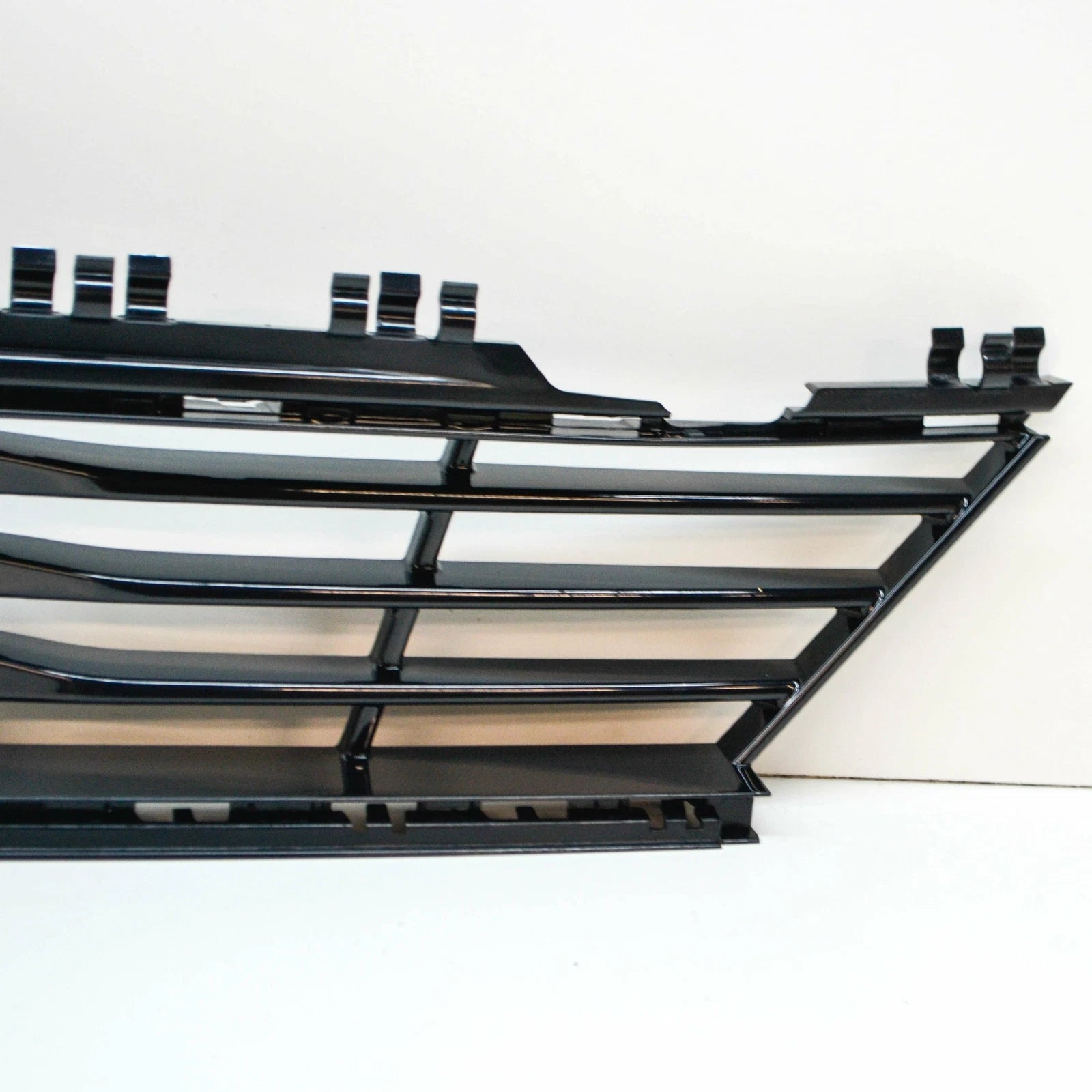 NEW BMW 7 G11 G12 FRONT BUMPER CENTER LOWER GRILLE 51117475118 ORIGINAL