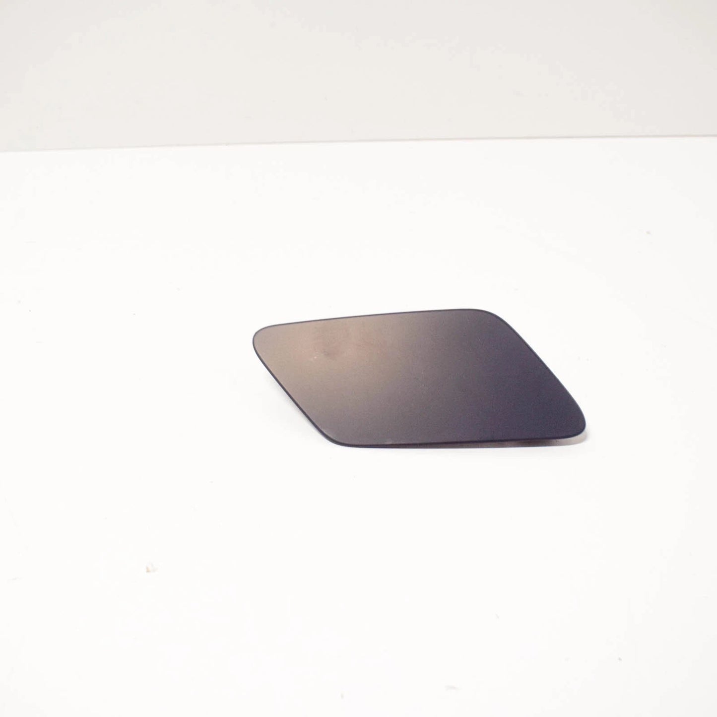 NEW AUDI A3 8V FRONT RIGHT HEADLIGHT WASHER COVER CAP 8V3955276B GRU ORIGINAL