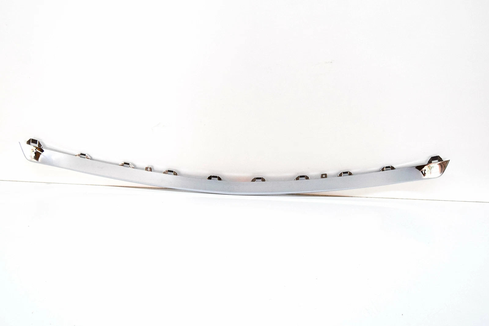 NEW MB E-CLASS W212 FRONT BUMPER CENTER CHROME TRIM A2128852474 2015