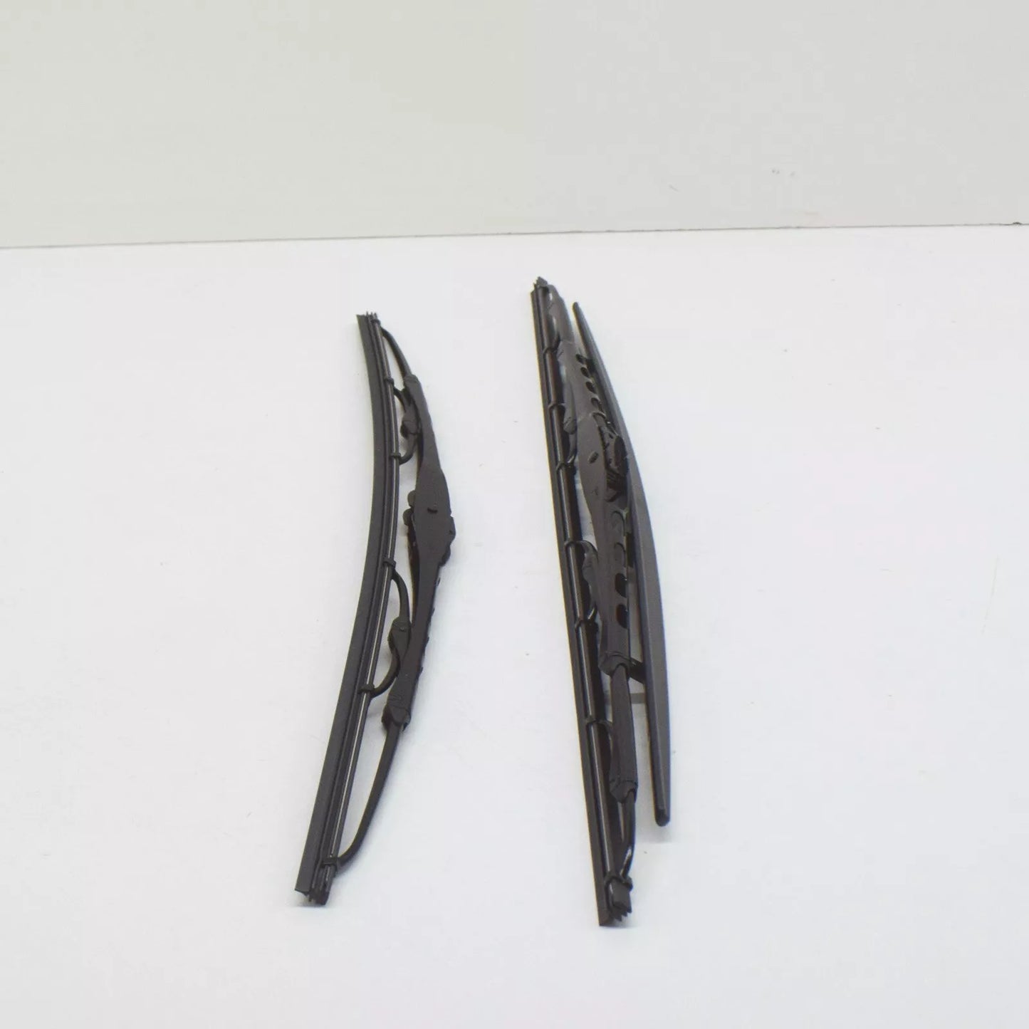 NEW VW BORA 1J6 FRONT WINDSCREEN WIPER BLADES 1J0998003