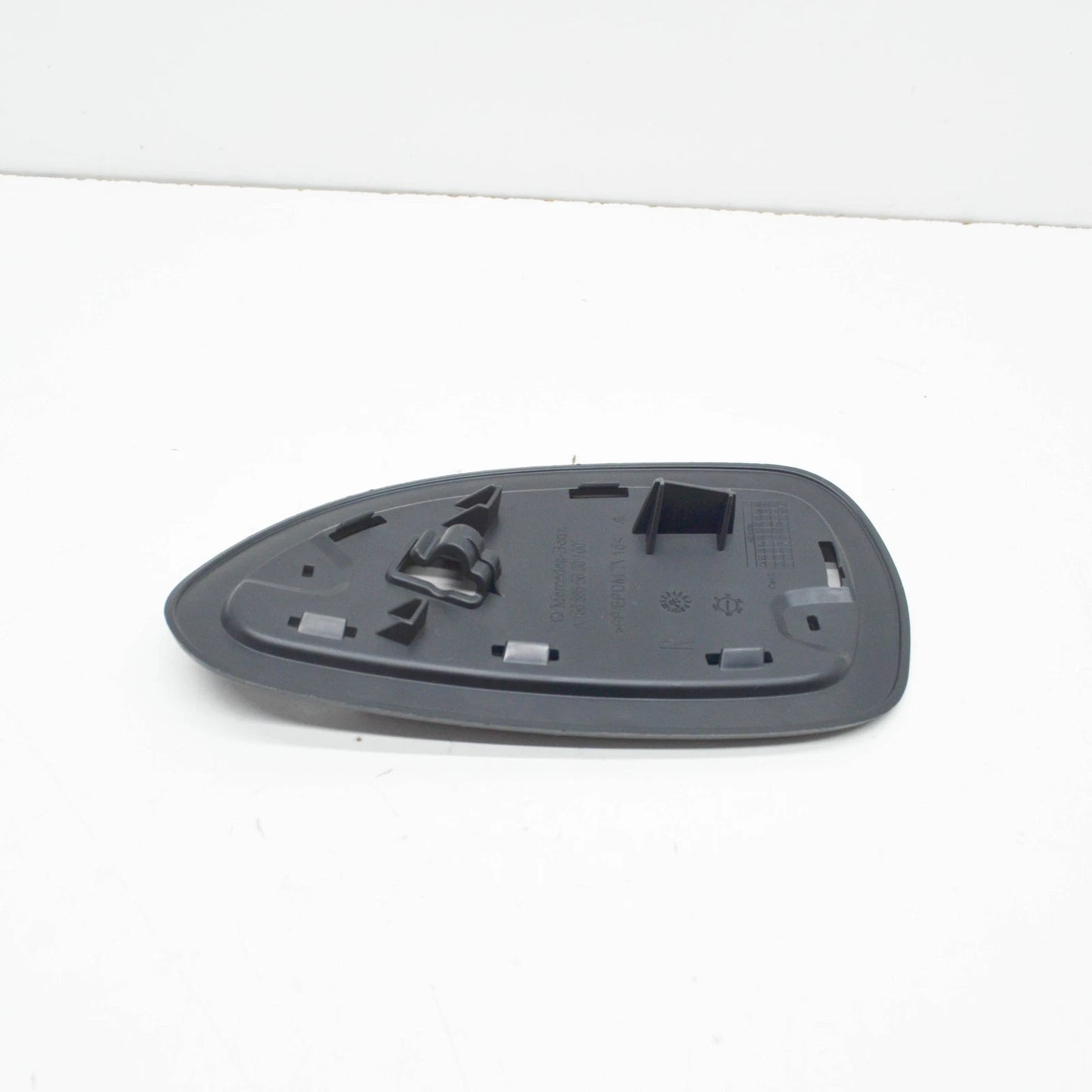 NEW MB GLA X156 FRONT BUMPER RIGHT SIDE TRIM INNER HOLDER A1568855600