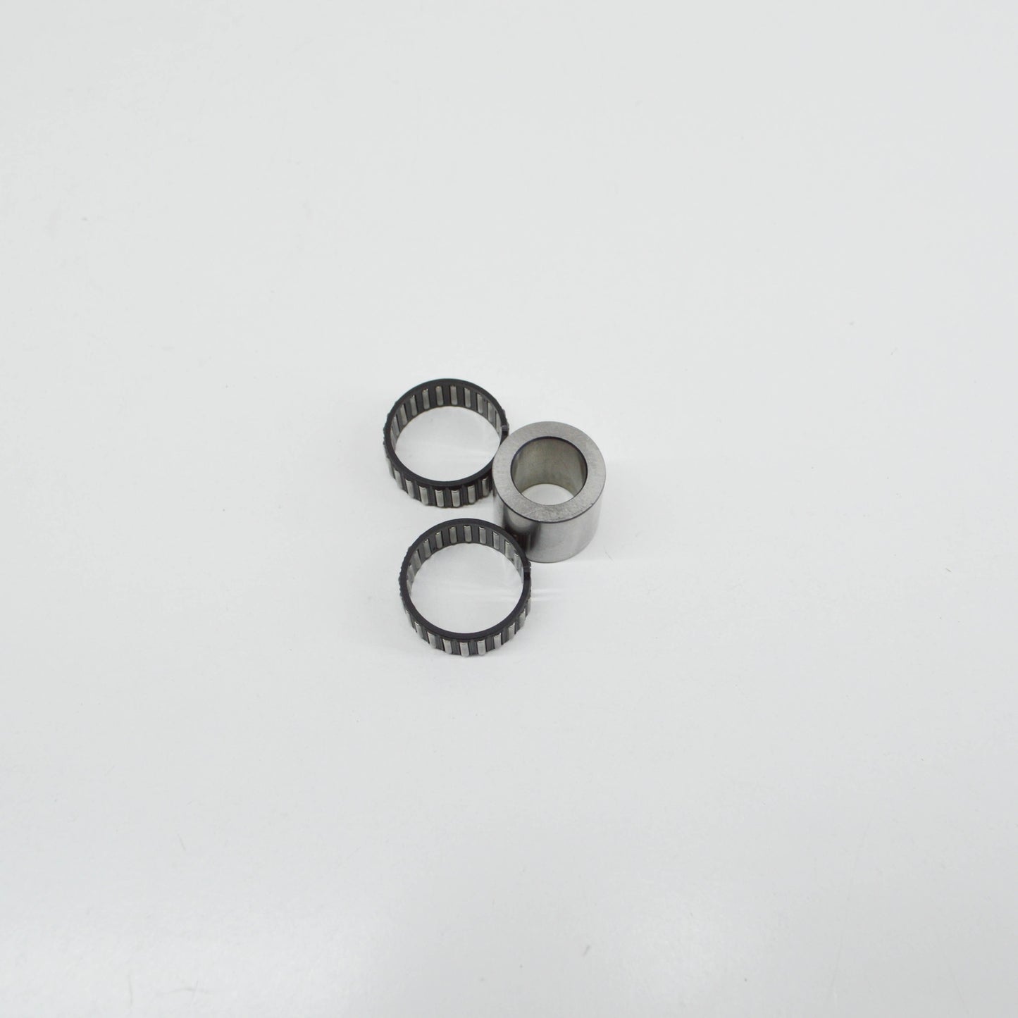 NEW VW BEETLE 5C ENGINE NEEDLE BEARING 02U311132F ORIGINAL